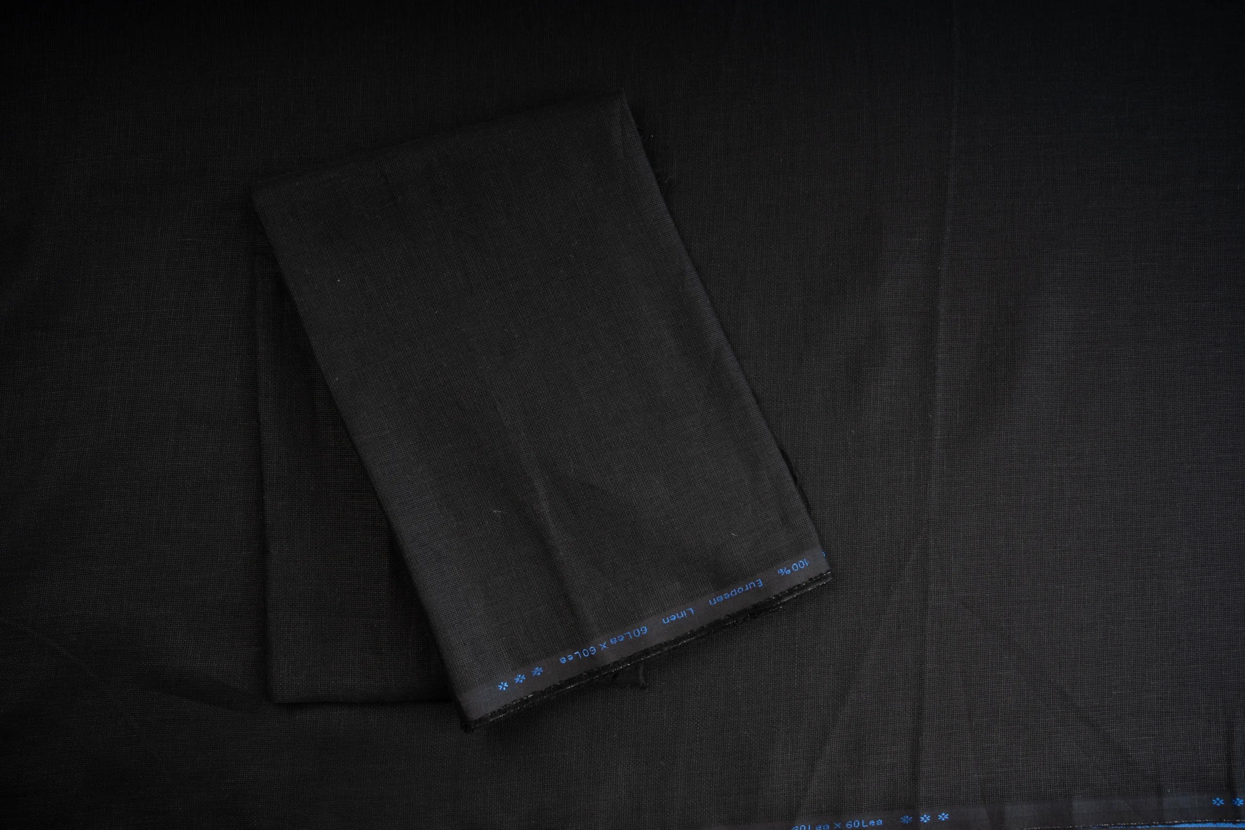 Holl Special Linen – Black linen fabric