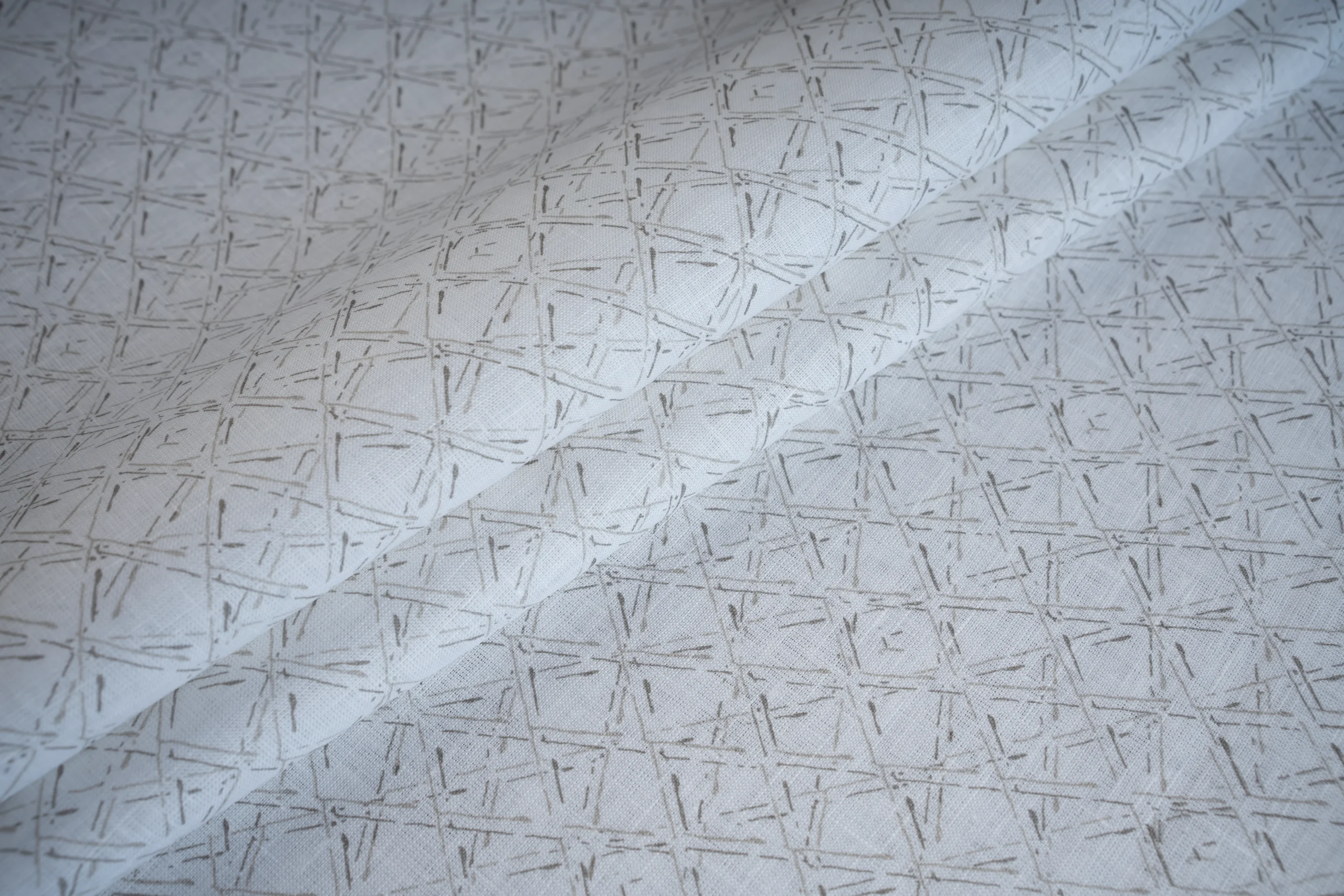 Printed Linen – Grey Lattice linen fabric