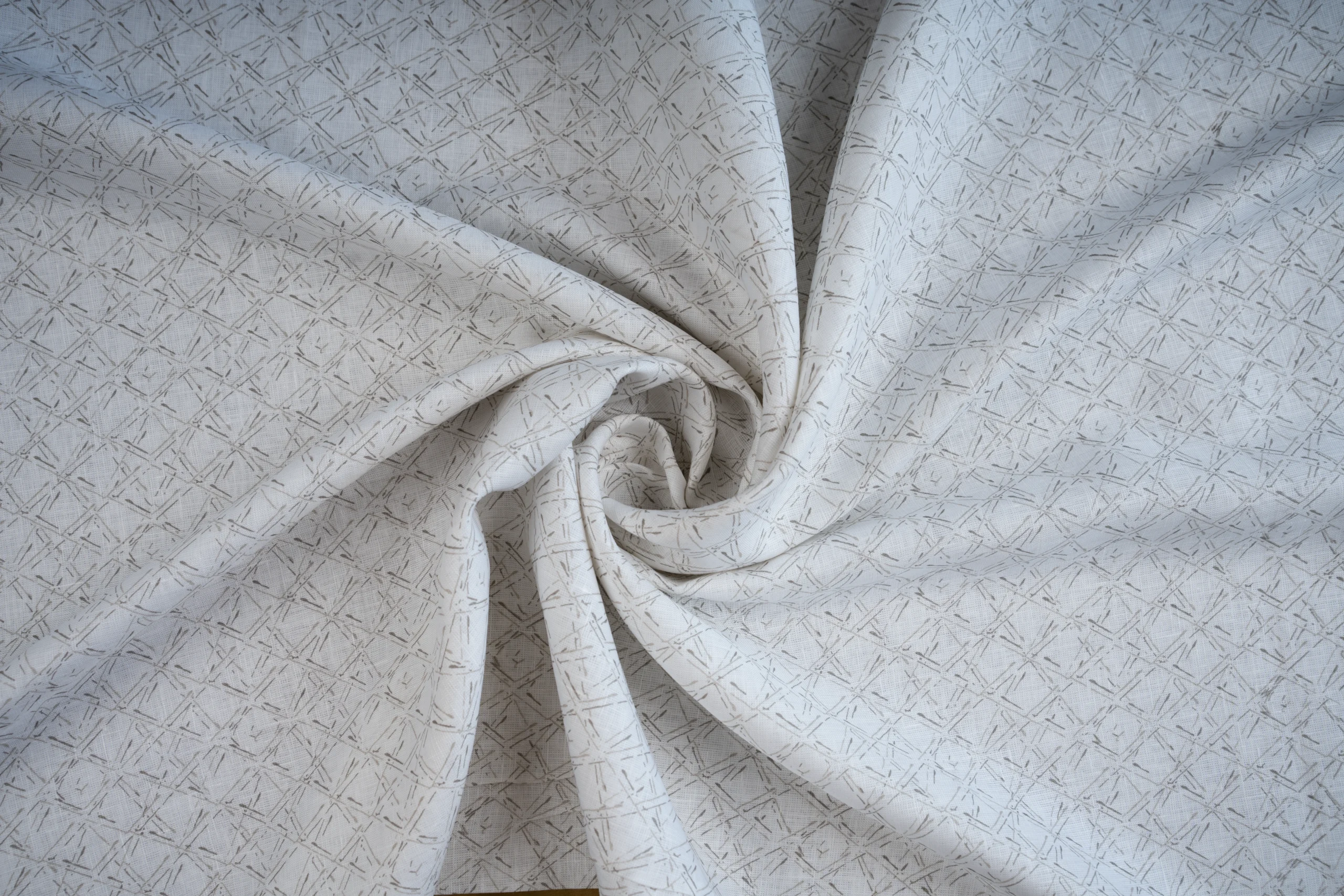 Printed Linen – Grey Lattice linen fabric